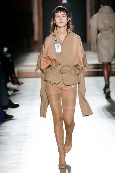 Look 23